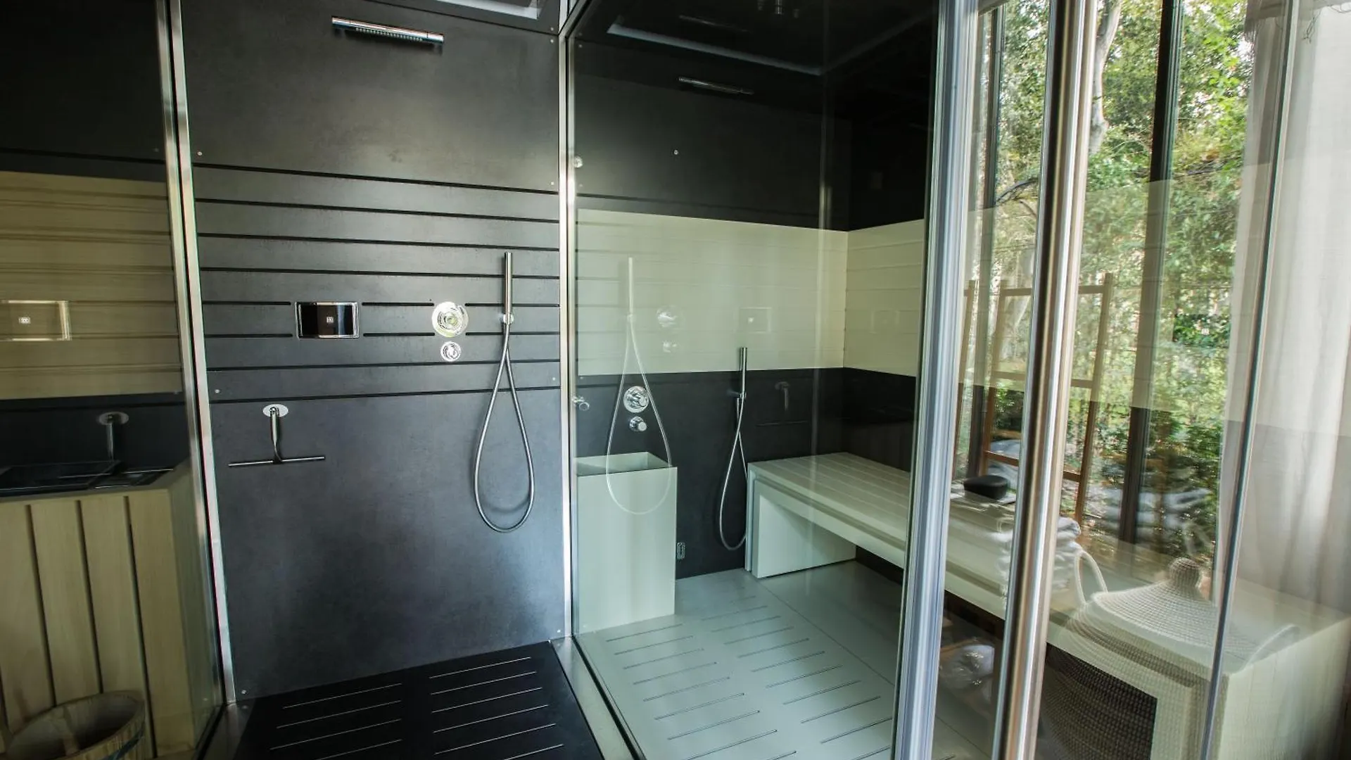 Holiday home Le Complot : Maison Privee En Plein Coeur D'Avignon France